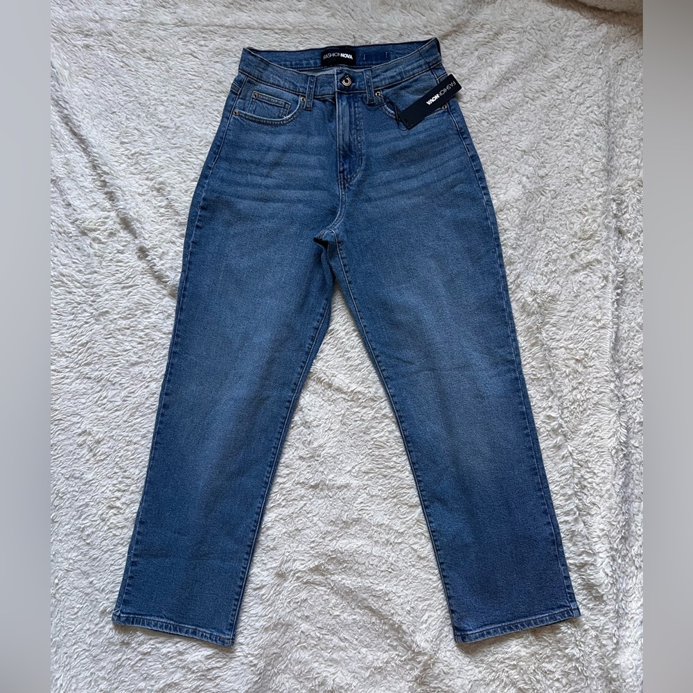 Fashion Nova 90’s Straight Blue Jeans